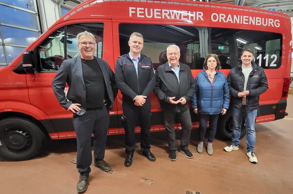 20251104-186_�bergabe Feuerwehr MTW_01
