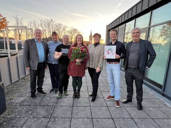 20251110-194_Qualit�tssiegel �bergabe