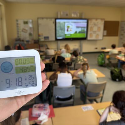 Bei einem st&auml;dtischen Gewinnspiel im Sommer dieses Jahres erwies sich der Klassenraum der 5a der Waldschule als ein besonders warmer Ort. Die Schule gewann den Wettbewerb, bei der Auftaktveranstaltung im Juli konnte die Klasse von ihren erschwerten Lernbe