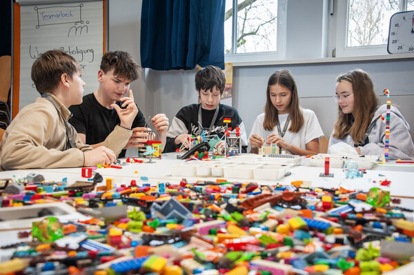 In 15 verschiedenen Workshops haben sich Jugend, Politik, Verwaltung und Fachkr&auml;fte &uuml;ber Ideen f&uuml;r Oranienburg ausgetauscht.