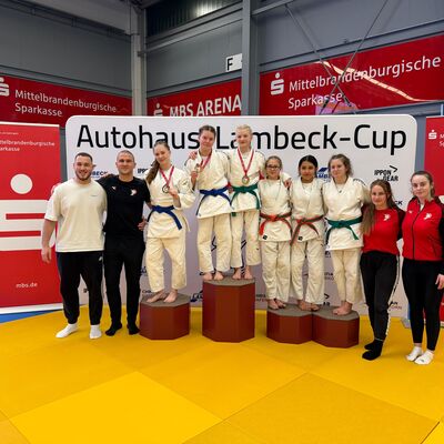 Autohaus-Lambeck-Cup 2026 in Oranienburg: So sehen Siegerinnen aus ... :-)