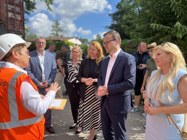 Innenminister informiert sich vor Ort �ber die besondere Kampfmittelbelastung der Stadt Oranienburg