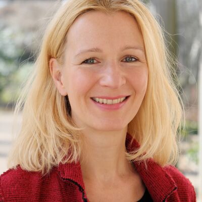 Die Autorin Angela Bernhardt