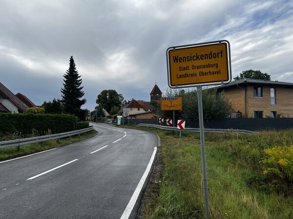 Die Zehlendorfer Chaussee im Ortsteil Wensickendorf ist wieder f�r den Verkehr freigegeben.