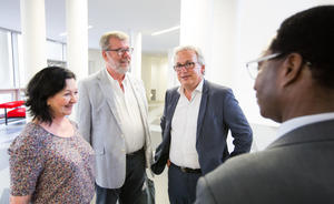 Alt-B&uuml;rgermeister Hans-Joachim Laesicke und Bagnolets B&uuml;rgermeister Tony Di Martino