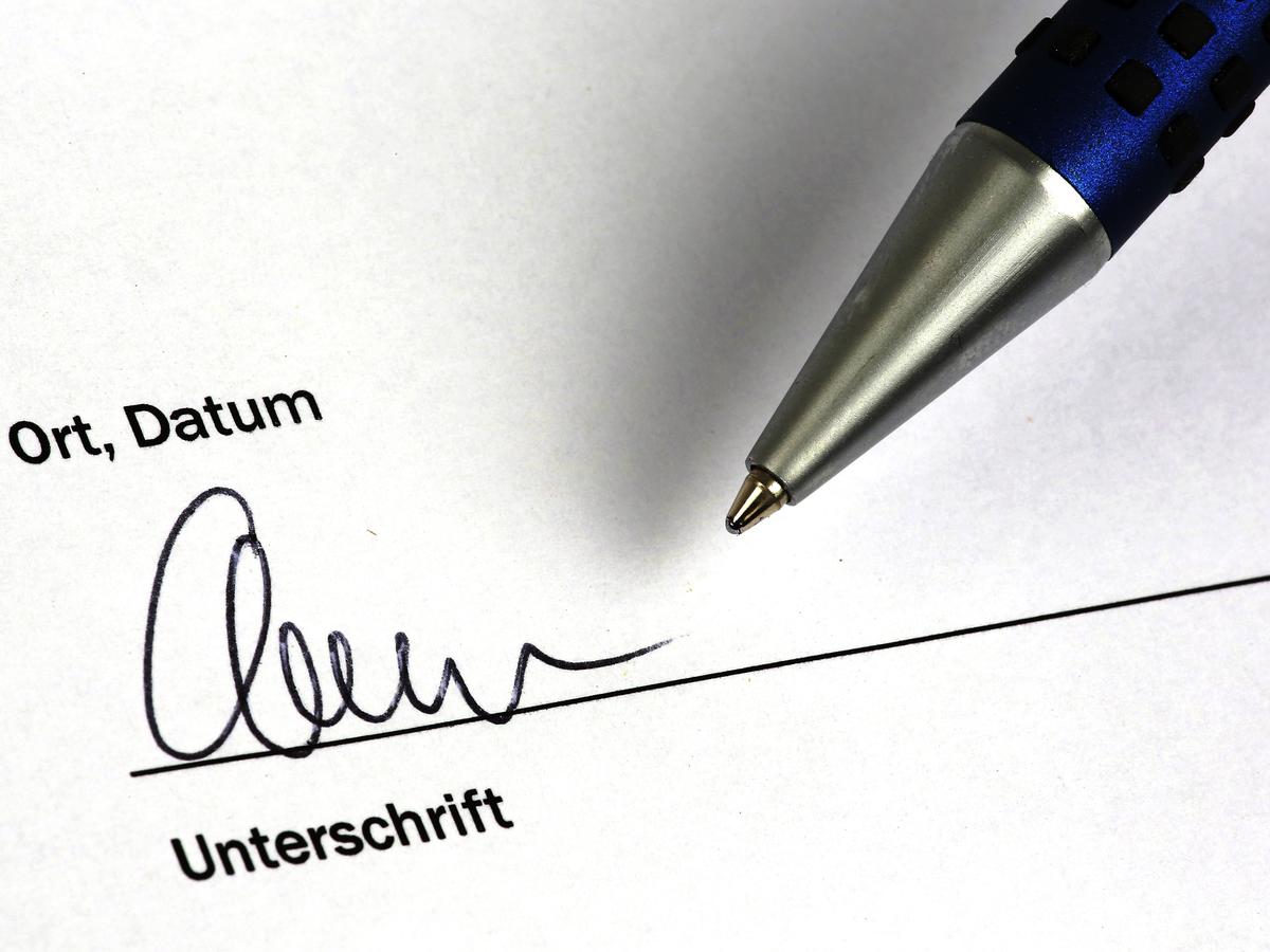 Symbolbild Unterschrift