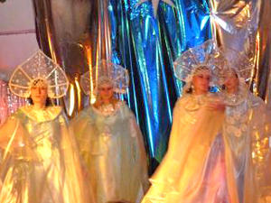 Russischer Tanz der Theatergruppe &raquo;Freaks&laquo;