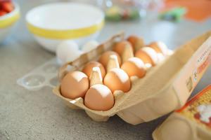 Es wird gebacken im Eltern-Kind-Treff.