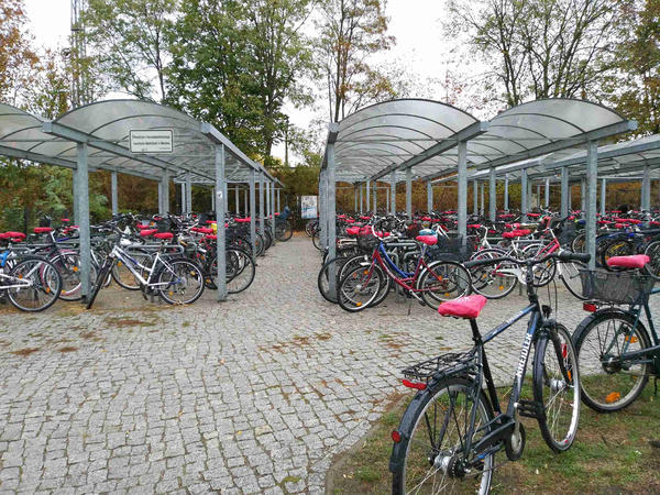 Alte Fahrradabstellanlage am Bahnhof
