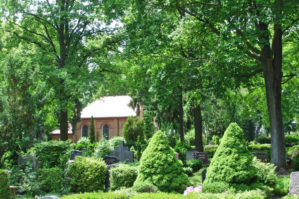 Gr�ber auf einem st�dtischen Friedhof