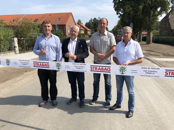 Sch�ner fahren durch S�d: Die rundum erneuerte Badstra�e kann wieder frei befahren werden