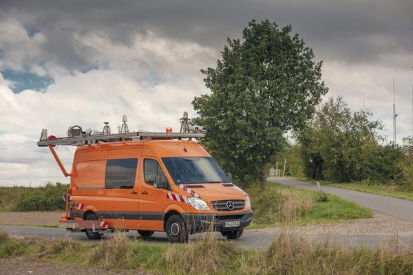 Mit modernen Messfahrzeugen werden in K�rze Stra�en und Wege in Oranienburg begutachtet.