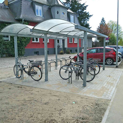 Neue Fahrradabstellanlage am Bahnhof Sachsenhausen.