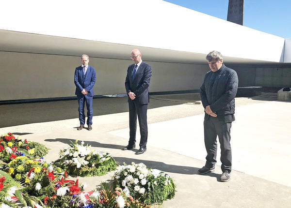 Kranzniederlegung 75. Jahrestag der Befreiung des KZ Sachsenhausen