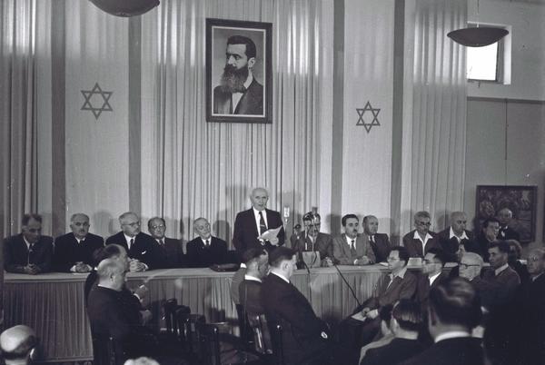 David Ben Gurion verliest die Unabh�ngigkeitserkl�rung des Staates Israel (14. Mai 1948, Tel Aviv)