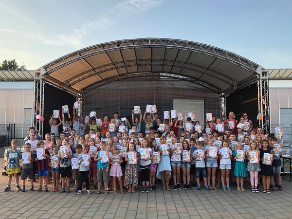 Oranienburgs eifrige junge Leser werden im j�hrlichen Brandenburger LeseSommer mit einer Urkunde ausgezeichnet.