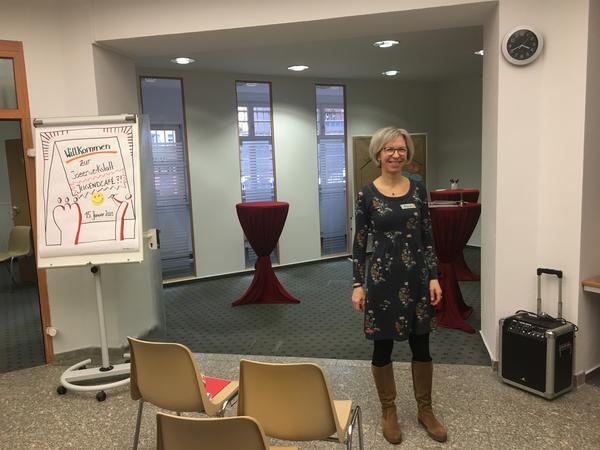 Die Planungen f�r das Jugendcaf� schreiten voran. Oranienburgs Jugendkoordinatorin Angela Mattner informiert bei zwei Gespr�chsveranstaltungen �ber den aktuellen Stand.