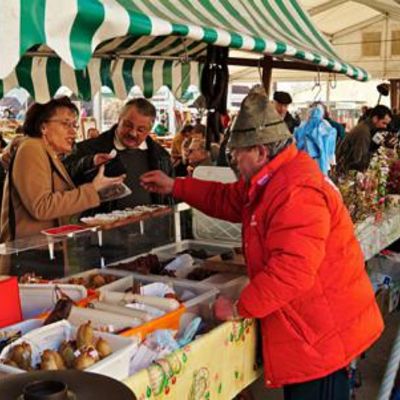 Markttreiben auf dem Gel&auml;nde des ehemaligen Overhavel Bauernmarktes