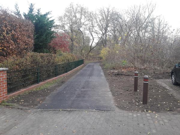 Die Einfahrt auf den neuen Radweg zwischen Germendorfer Allee und Oranienburger Kanal.
