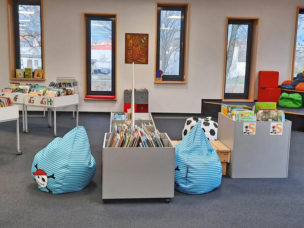 In der Kinderbibliothek sind gem�tliche Sitzs�cke eingezogen. Mehr Platz gibt es durch die neue Raumaufteilung obendrein.