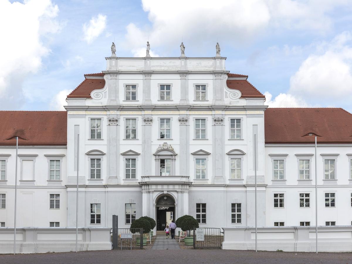 Schlossfront