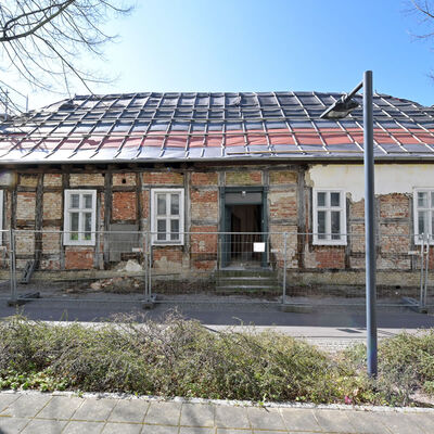 Sanierung des historischen Geb&auml;udes in der Sachsenhausener Stra&szlig;e 2 (Fr&uuml;hjahr 2022)