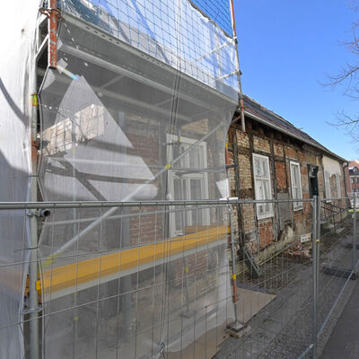 Sanierung des historischen Geb&auml;udes in der Sachsenhausener Stra&szlig;e 2 (Fr&uuml;hjahr 2022)