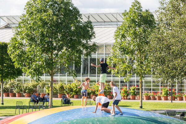 Spiel und Spa� garantiert: Am 11.6. findet im Schlosspark ein gro�es Kinderfest statt.