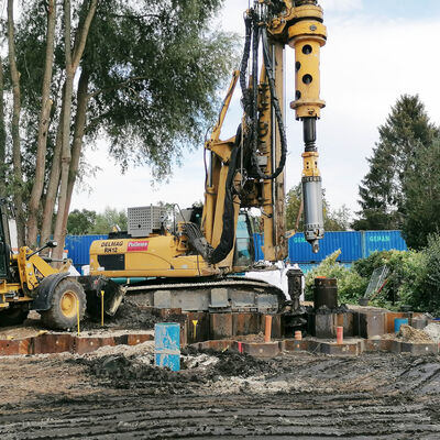Bombenverdacht Friedenthaler Schleuse - Installierung eines Spundwandkastens