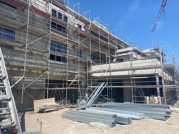 Die neue Grundschule in Friedrichsthal nimmt immer mehr Gestalt an.