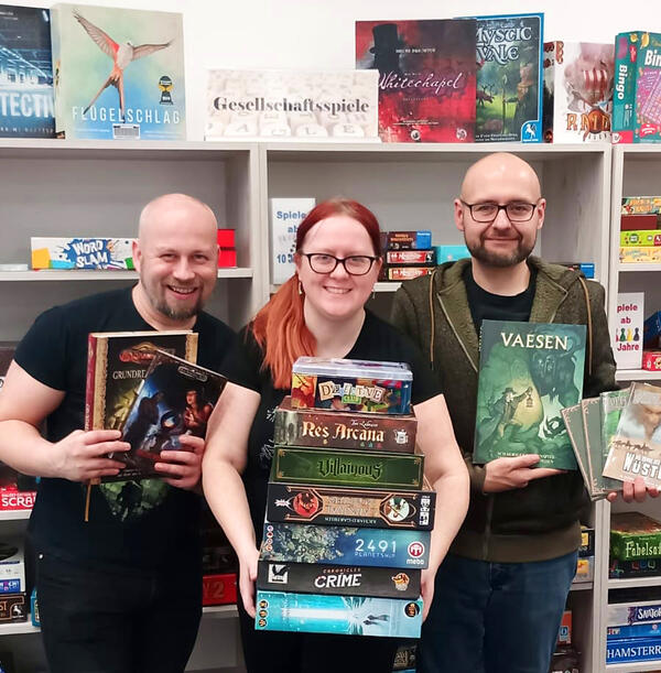 Roland Doctor, Jennifer Bonk und Chris Wagner (v.l.) geh�ren zum Team der Oranienburger Stadtbibliothek und haben immer einen Tipp auf Lager, welches Spiel besonders empfehlenswert ist.