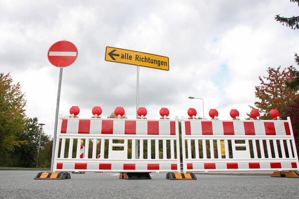 Stra�ensperrung (Symbolbild)