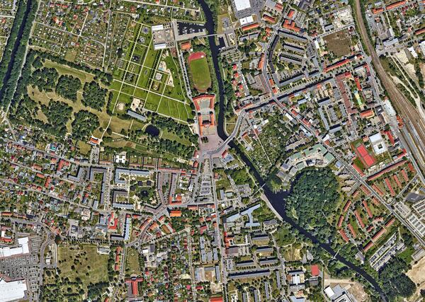 Oranienburg w�chst und ver�ndert sich. Den strategischen Rahmen f�r die weitere Entwicklung soll das Integrierte Stadtentwicklungskonzept (INSEK) bilden.