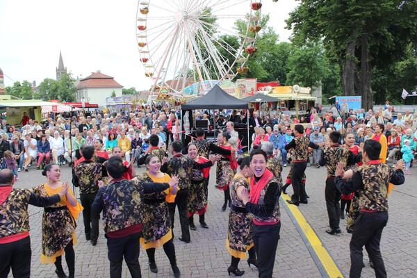 Das Oranienburger Stadtfest findet auch 2023 wieder an drei Tagen rund um das Schloss bis zum Bollwerk an der Havel statt.
