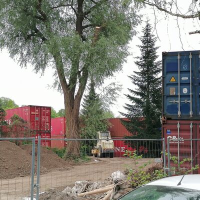 Die hier am Oranienburger Pankeweg freigelegte Bombe hat keinen intakten Z�nder mehr, wie der KMBD am 22.08. festgestellt hat - eine Entsch�rfung muss somit zum Gl�ck nicht stattfinden.