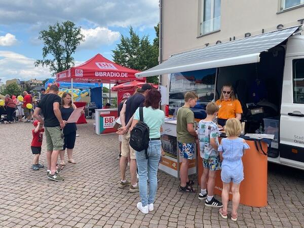 Auch beim Stadtfest wurde flei&szlig;ig f&uuml;r den B&uuml;rgerhaushalt 2024 abgestimmt