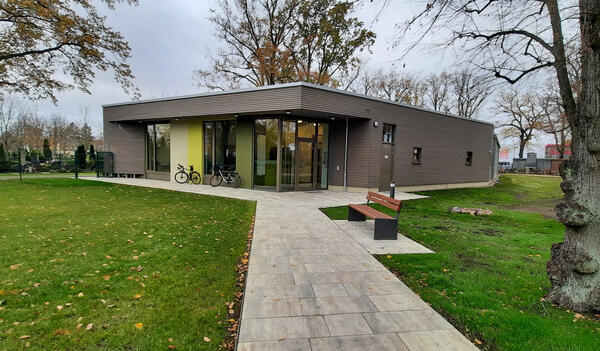 Neues Friedhofsgeb�ude eingeweiht