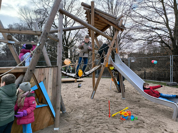 Im Ortsteil Sachsenhausen gibt es einen neuen Spielplatz.