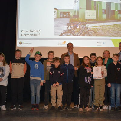 Auch die Grundschule Germendorf beteiligte sich an dem Klimaschutzprojekt und wurde daf&uuml;r am 25. April in der Orangerie ausgezeichnet.