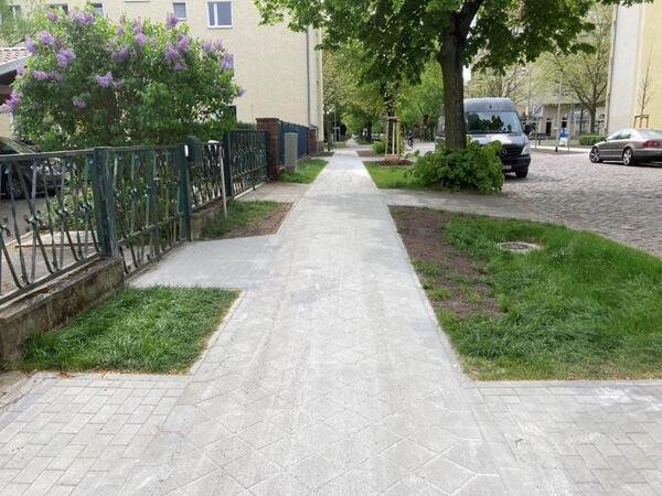 Schick und neu: Die Gehwege in der Greifswalder Stra�e wurden saniert.