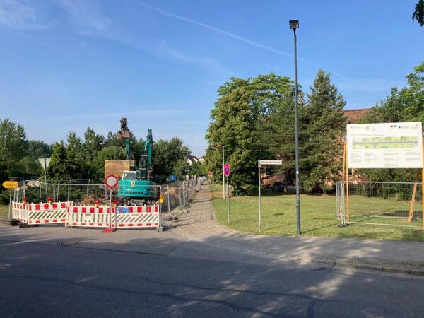 Die Lindenstra�e nahe des Bahnhofs wird derzeit grundhaft ausgebaut.