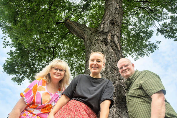 Oranienburg erh�lt F�rderung f�r Klima-Projekt Baumpflanzungen. Die Mitarbeiter: Kirsten Walraph, Johanna Hornig und Hilmar Sch�tte
