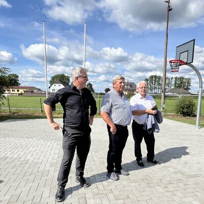 Neues Street- und Volleyballfeld in Germendorf (2)