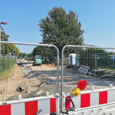 Die Lindenstra&szlig;e nahe des Bahnhofs wird grundhaft ausgebaut.