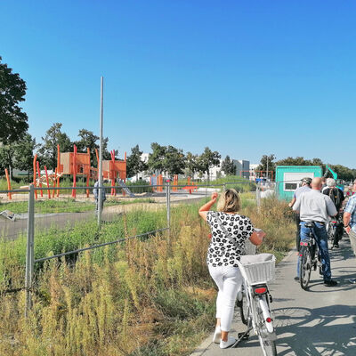 Entlang der Walther-Bothe-Stra&szlig;e entsteht ein neuer Park f&uuml;r Jung und Alt.