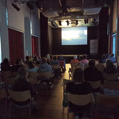 Rund 50 G&auml;ste kamen zur &Ouml;kofimtour in die Orangerie. Gezeigt wurde der Film  "Plastic Fantastic": 