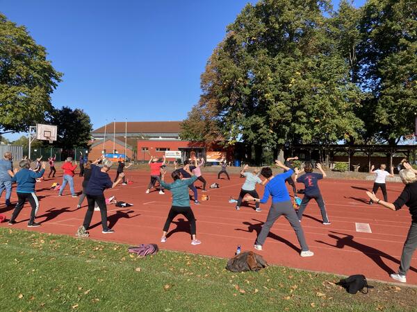 Sportlich bis zum Schluss: Am 29. September endete die f�nfmonatige Saison von �Fit am Schloss�. 