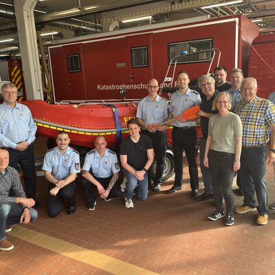 &Uuml;bergabe des neuen Rettungsbootes an die Oranienburger Feuerwehr