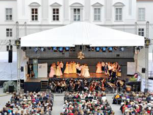 Schlosshof_musical_4zu3