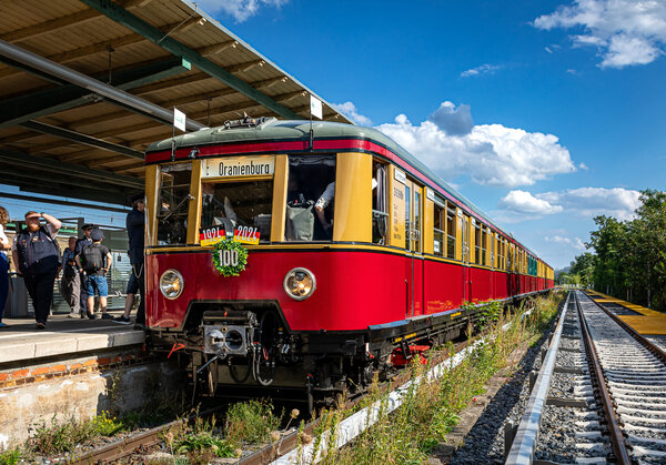 Vor 100 Jahren fuhr die erste S-Bahn vom Stettiner Bahnhof nach Oranienburg (Bild: Sonderfahrt zu 100 Jahre S-Bahn 2024)